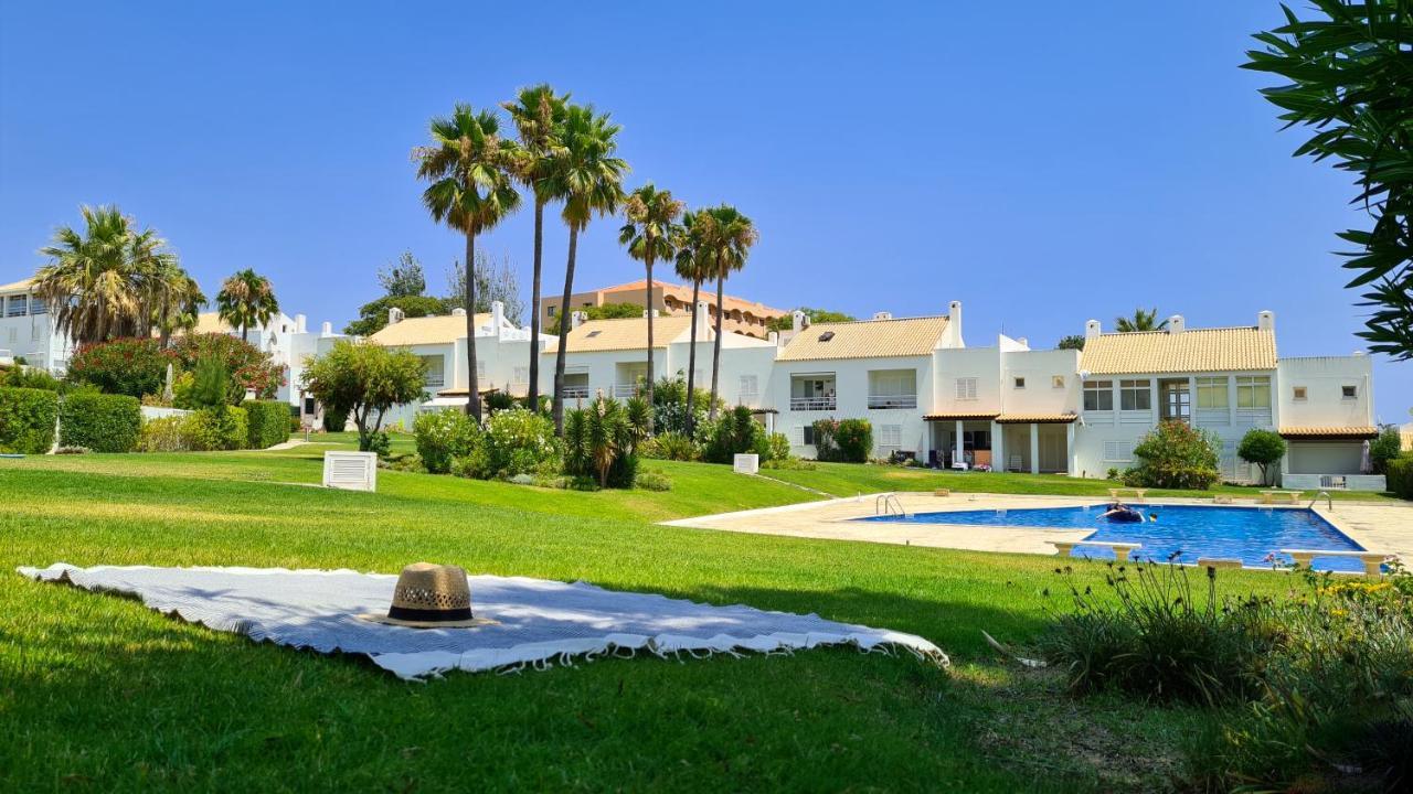 Beach Villa With Ocean View And Rooftop Cinema Guia  Exterior photo