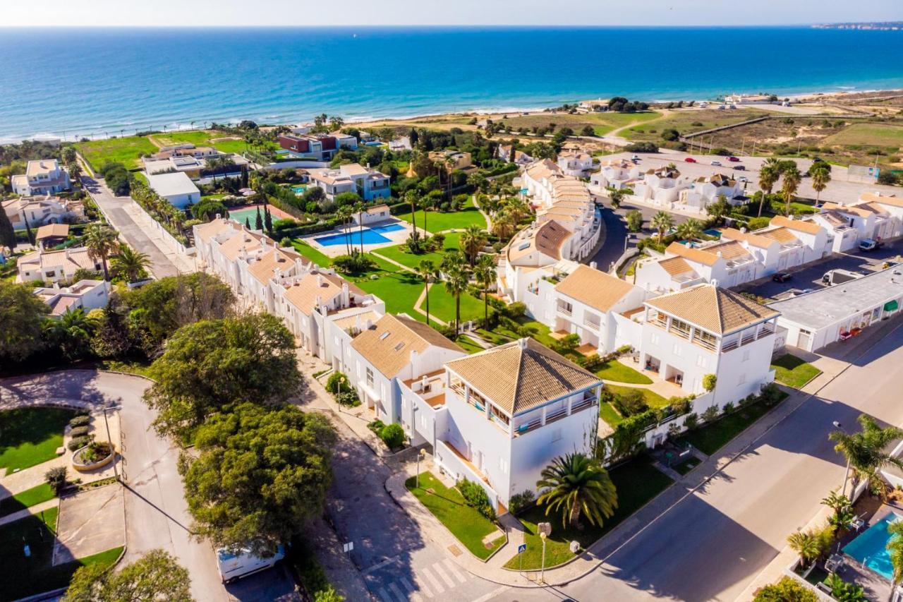 Beach Villa With Ocean View And Rooftop Cinema Guia  Exterior photo